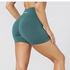 Youngla for her curve seamless shorts